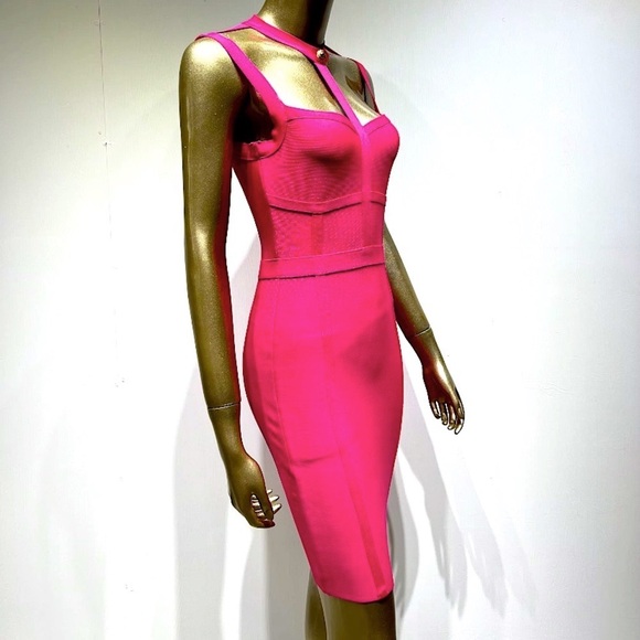 Hot pink rayon halter neck bandage dress - Picture 12 of 14